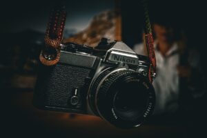 Išskirtinės blykstės atskleidžia paslaptis ir inovacijas fotografijoje