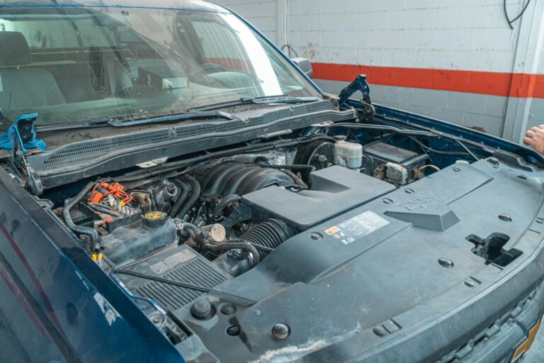 BMW variklio aušinimo sistemos dalių diagnostika ir keitimas savo rankomis