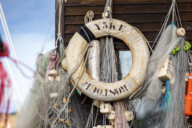 Insecure deserialization spragos