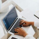 Eta (η) simbolio rašymas Windows ir Mac klaviatūrose