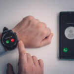 Išmaniojo laikrodžio su atsiliepimo funkcija pasirinkimas