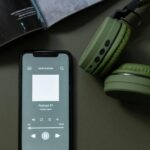 Muzikos atsisiuntimas į telefoną tiesioginę translacija prieš lokalus saugojimas