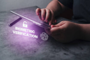 Telefono atrakimas be slaptažodžio bioautentifikacija