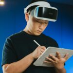 Augmented reality akiniai: Meta Orion vs Snap Spectacles