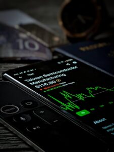 Kaip investuoti į technologijų akcijas Lietuvoje