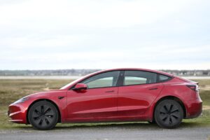 Tesla robotaxi Europoje: kada laukti