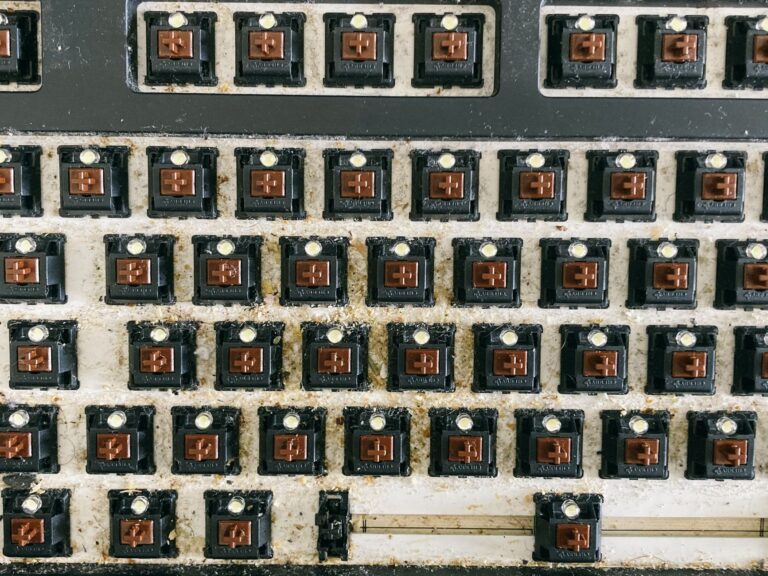Mechaninių klaviatūrų switch’ų palyginimas: Cherry MX vs Gateron