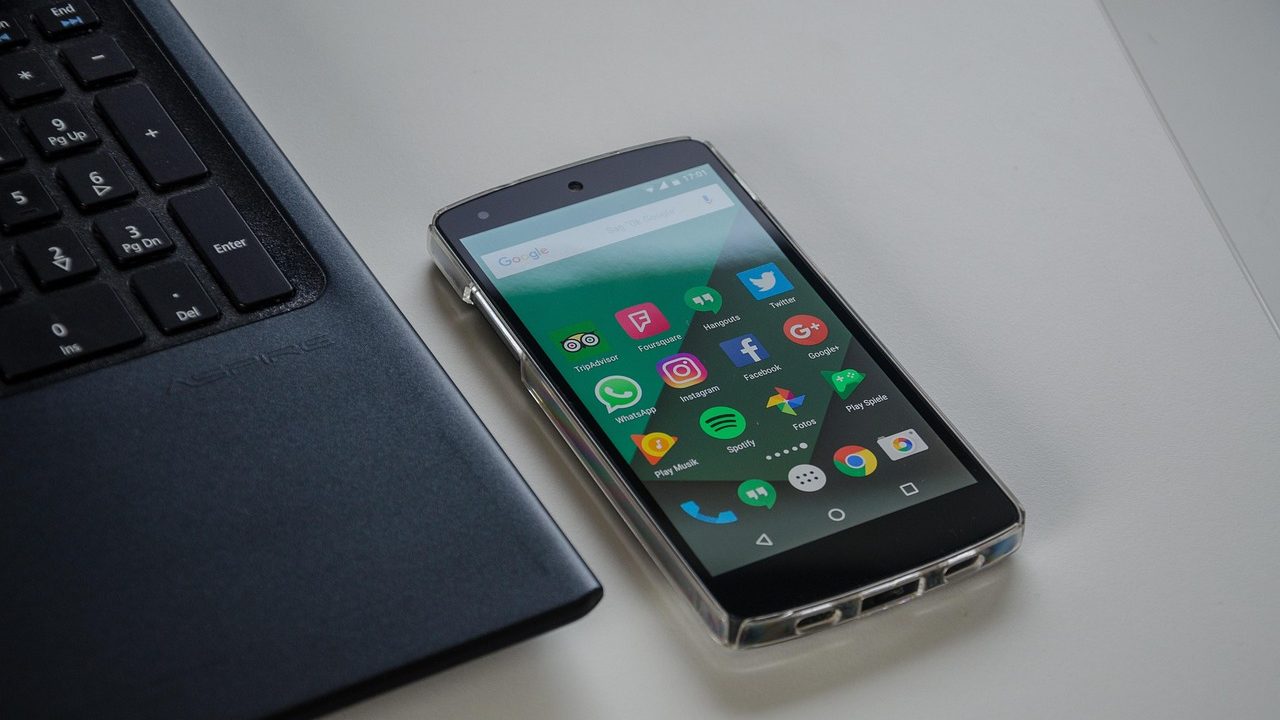 „Googlebook“ apžvalga: prabangi aparatinė įranga neslepia telefoninės Android prigimties