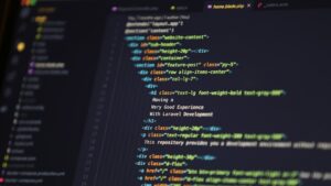 Kūrėjas su Claude Opus 5.5 kuria nemokamus atvirojo kodo „Adobe“ programų klonus ir žada visišką paritetą per mėnesį
