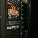 Masinį šaldymo įrangos įsilaužimą Europos parduotuvėse lėmė pasenę ir internete atviri valdikliai