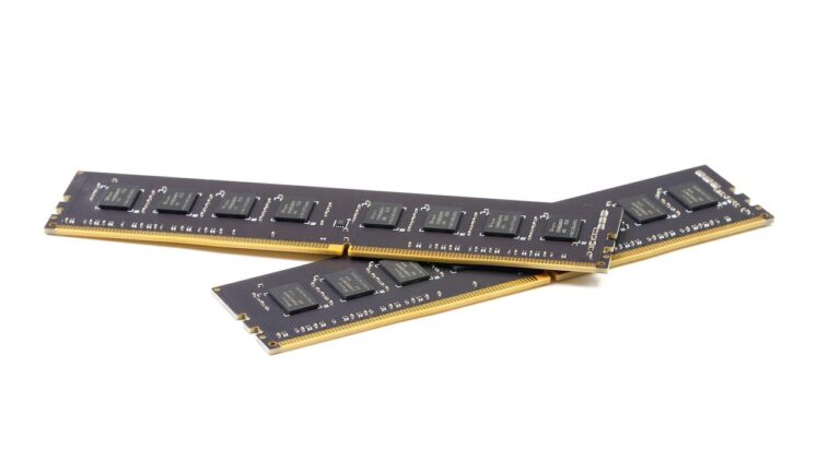 „Micron“ ir „Samsung“ vadovai: atminties trūkumas truks bent iki 2028 metų